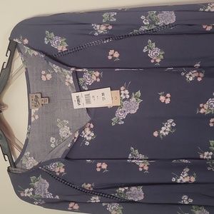 NWT COMO Vintage  2X blue/flora Top long sleeve crochet detailing